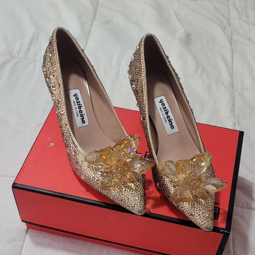 YASIBEINA Women's Gold Crystal Heels Women's Size 8 US CINDERELLA